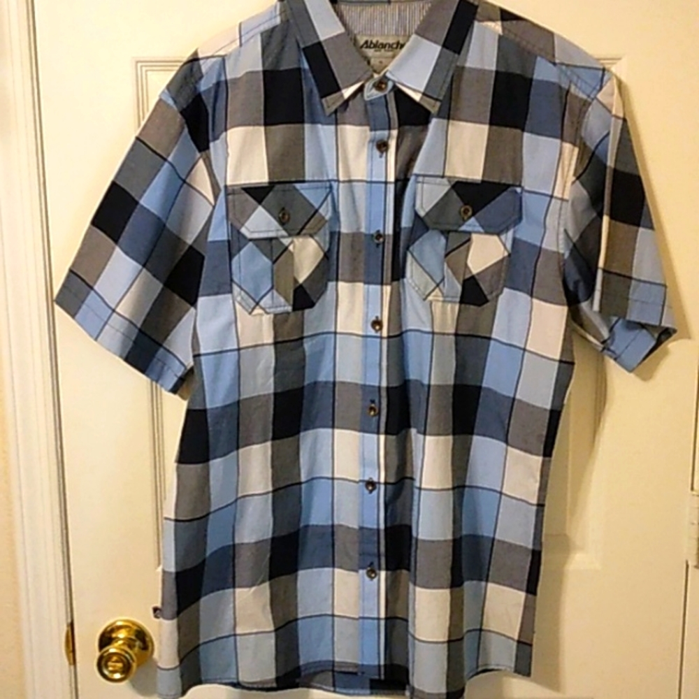 Ablanche (New York) XL short sleeve blue,lightblue,Grey and white. (Like New!)